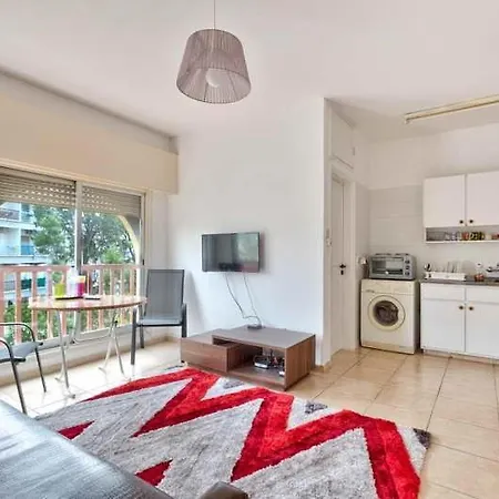 1-Bedroom Flat 200M From The Beach In Tourist Area
