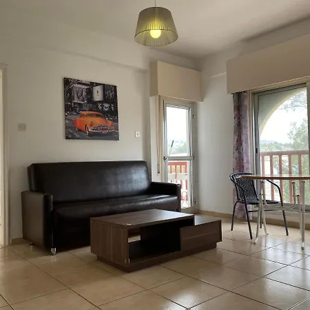 1-Bedroom Flat 200M From The Beach In Tourist Area *